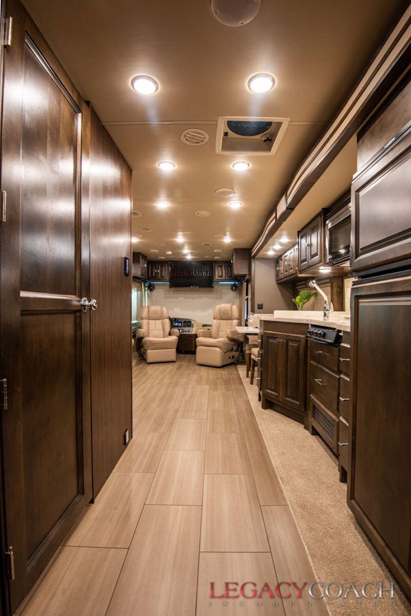 2018 Tiffin Red For Sale