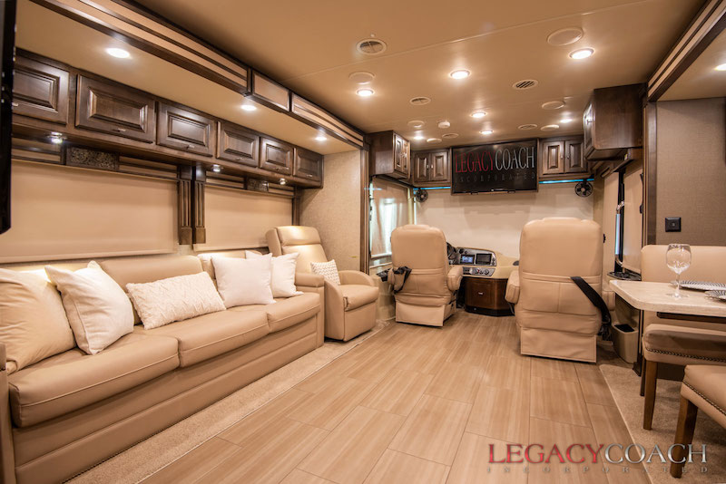 2018 Tiffin Red For Sale