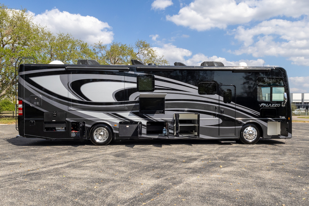 2021 Thor Palazzo For Sale