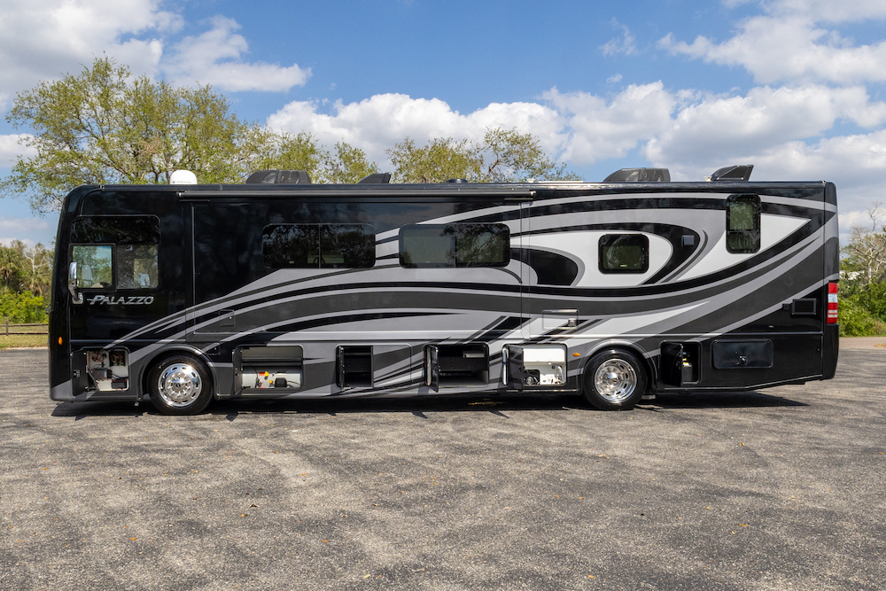 2021 Thor Palazzo For Sale