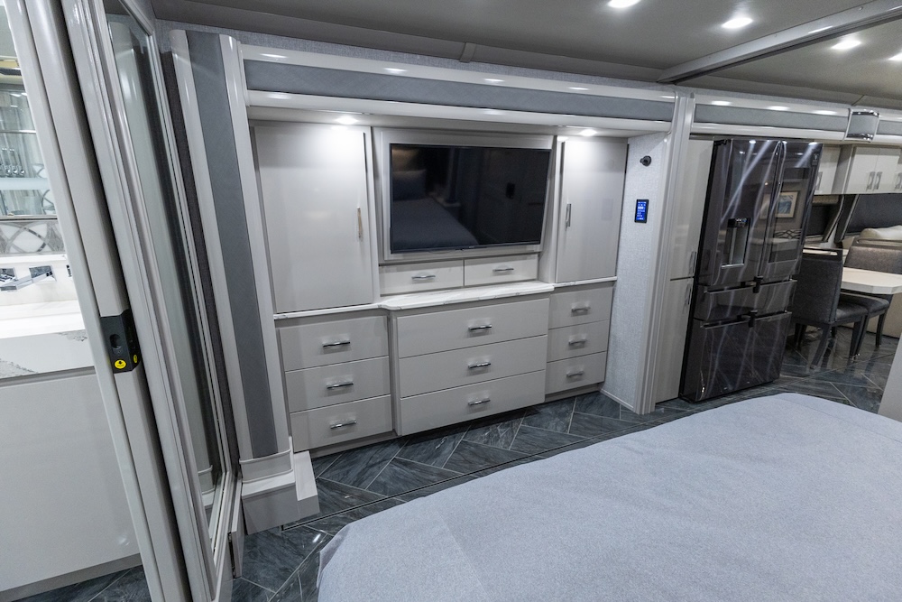 2022 American Coach For Sale