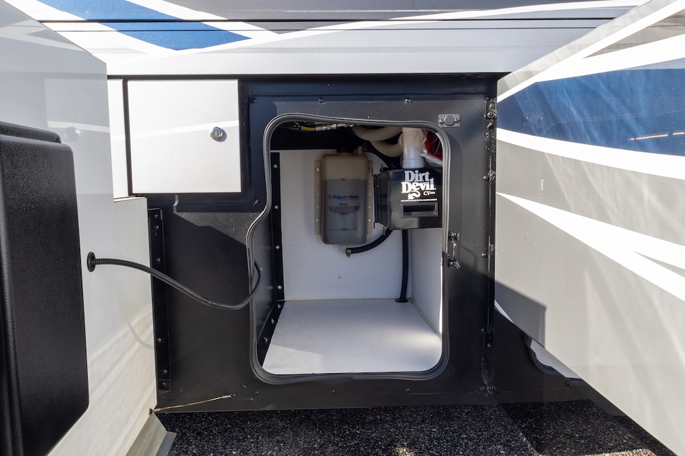 2022 American Coach For Sale