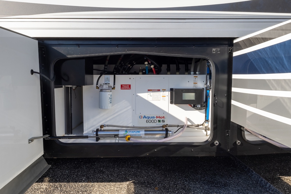 2022 American Coach For Sale