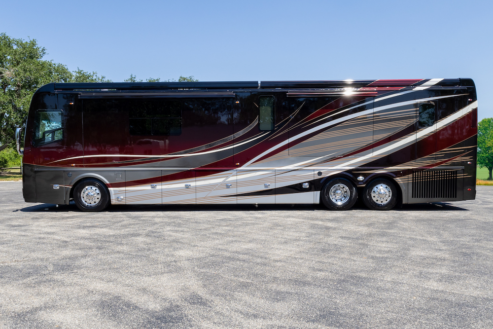 2022 Prevost Foretravel For Sale
