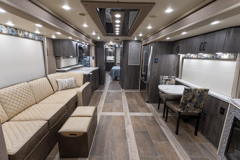 2022 Prevost Foretravel For Sale