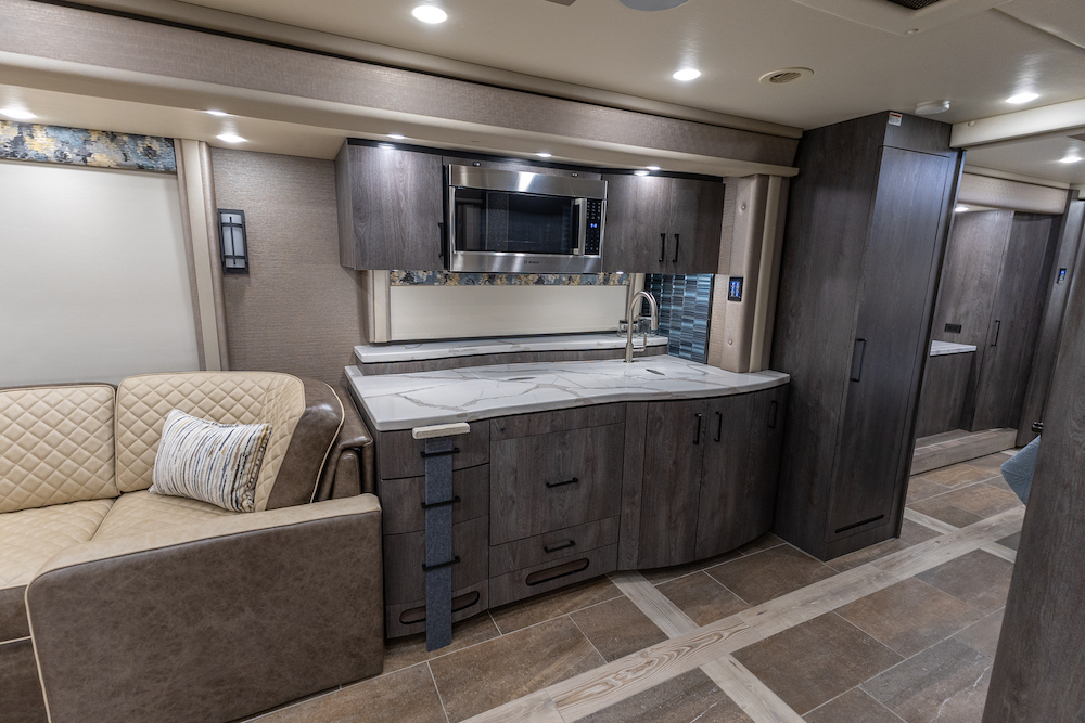 2022 Prevost Foretravel For Sale