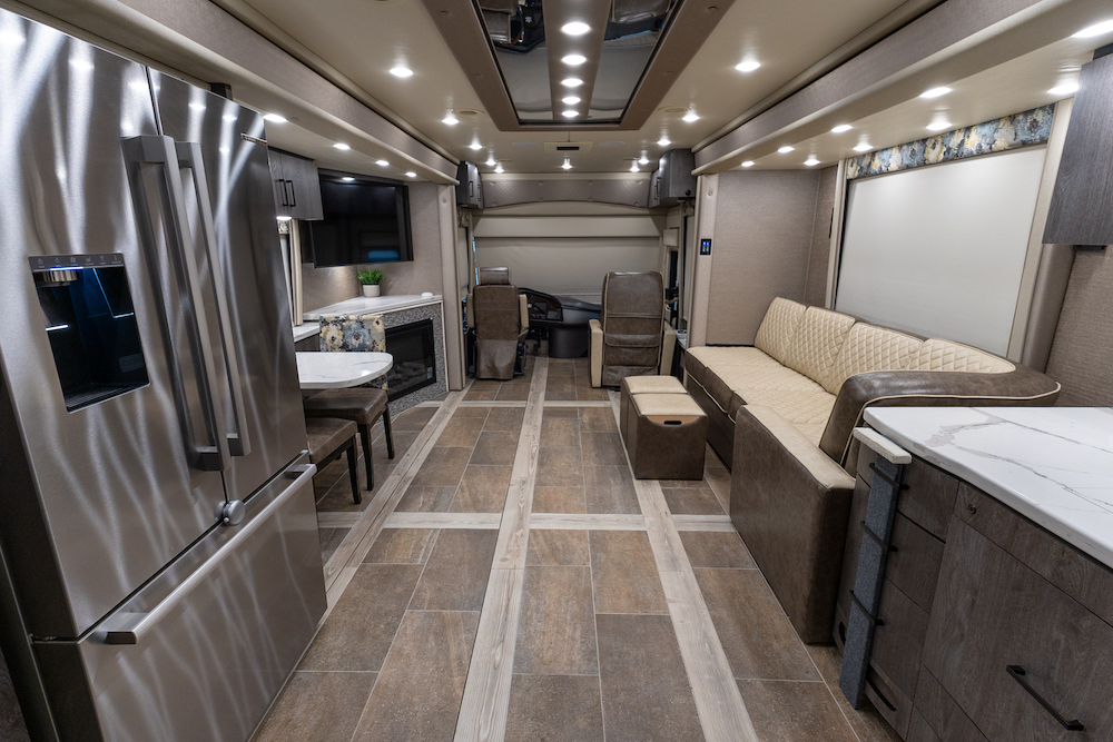 2022 Prevost Foretravel For Sale