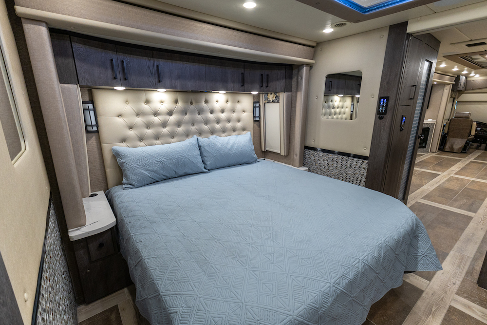 2022 Prevost Foretravel For Sale