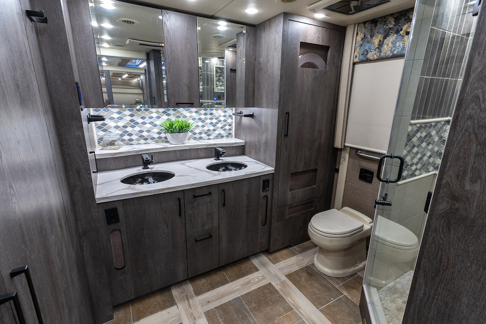 2022 Prevost Foretravel For Sale