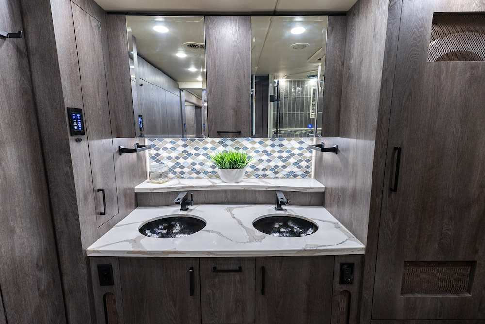 2022 Prevost Foretravel For Sale
