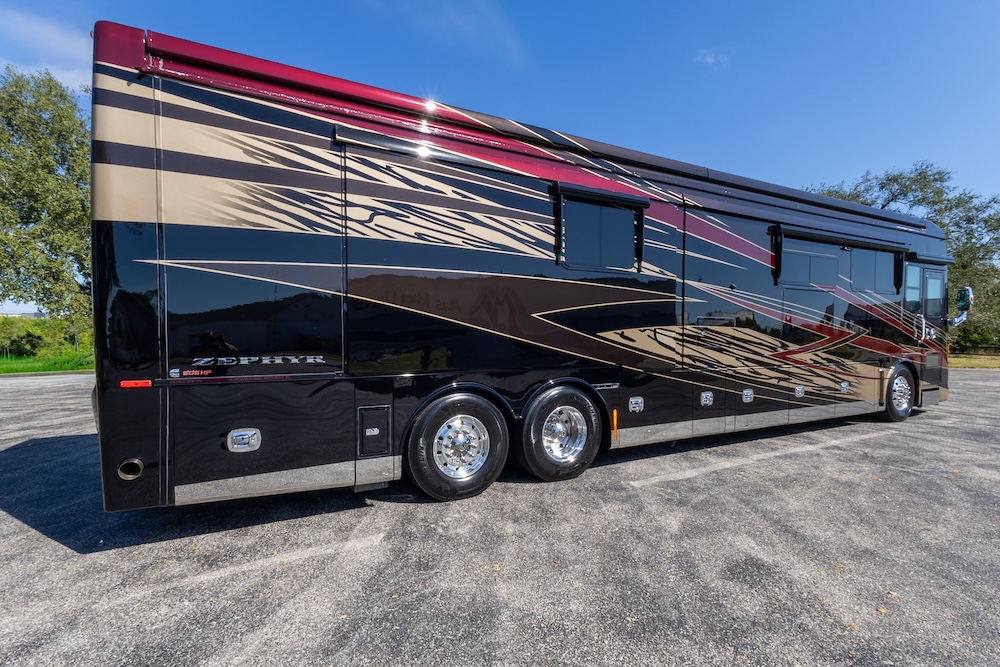 2022 Tiffin Zephyr For Sale