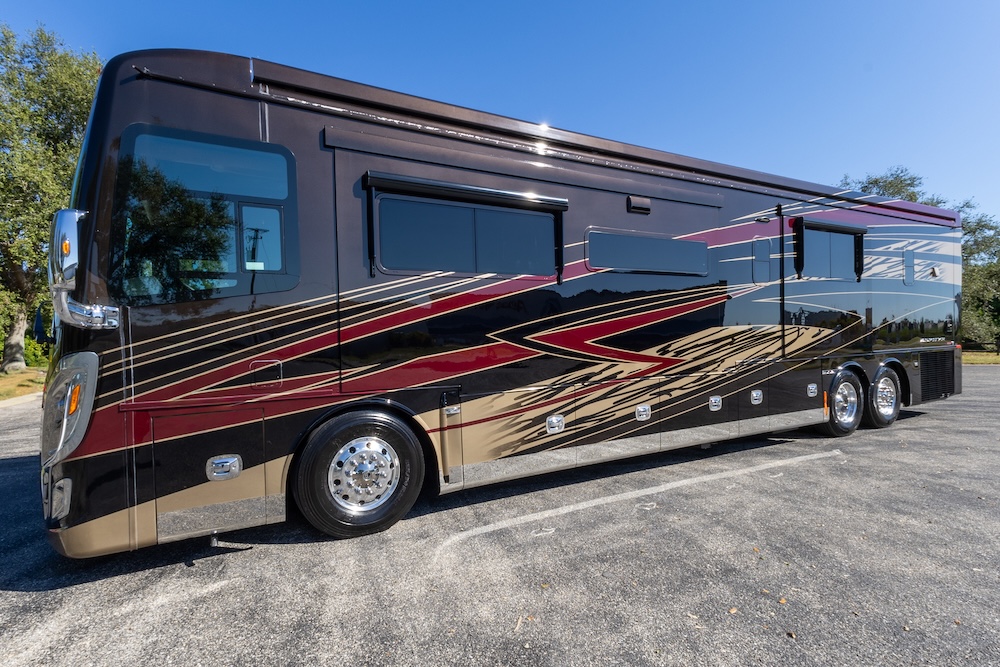 2022 Tiffin Zephyr For Sale