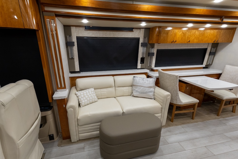 2022 Tiffin Zephyr For Sale