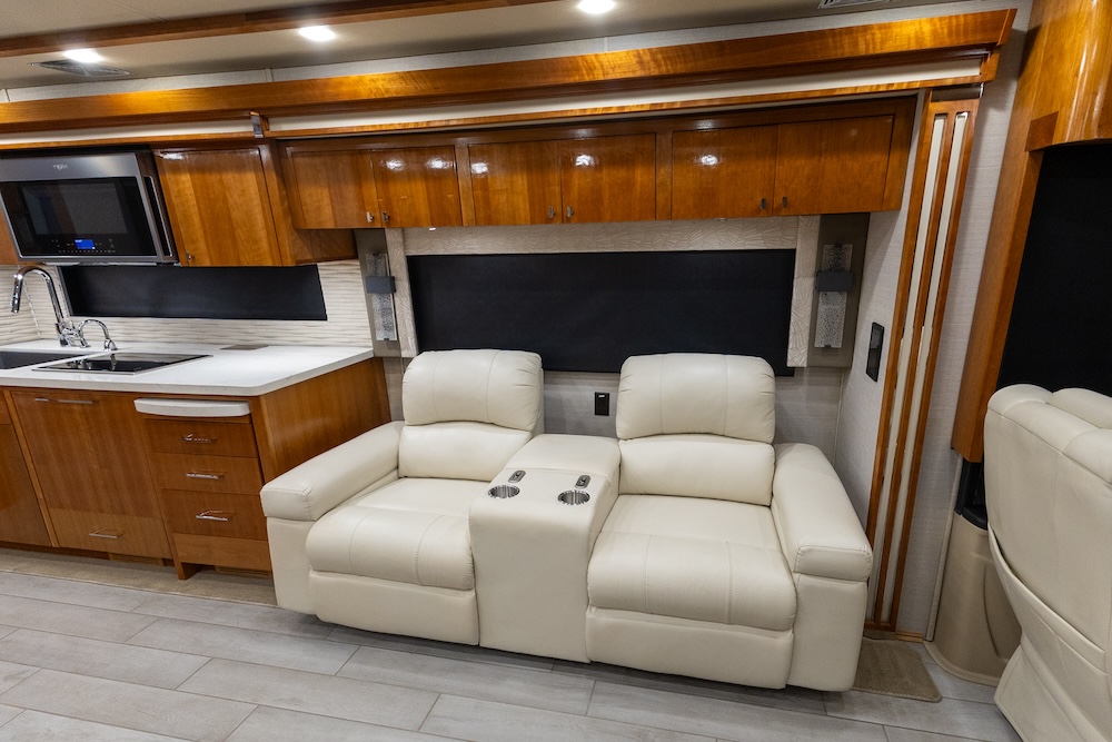 2022 Tiffin Zephyr For Sale