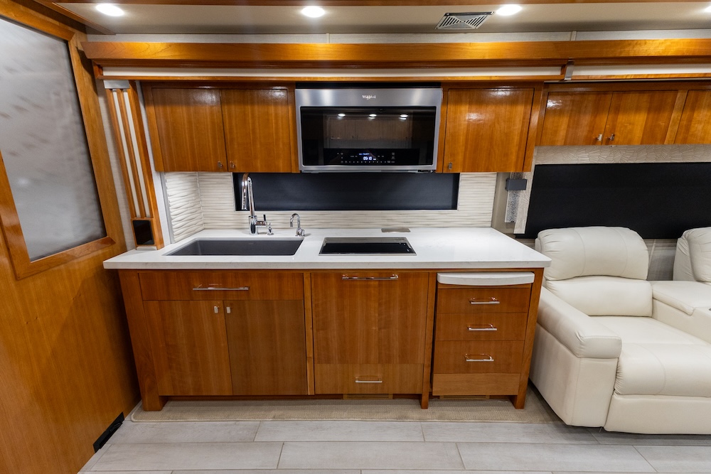 2022 Tiffin Zephyr For Sale