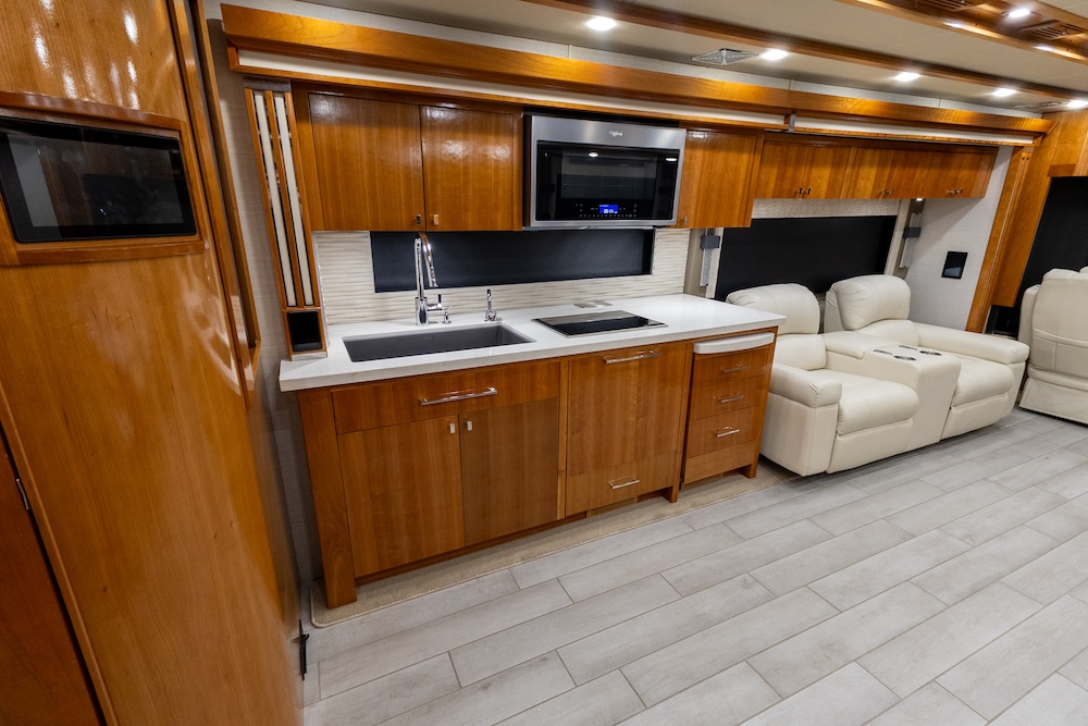 2022 Tiffin Zephyr For Sale