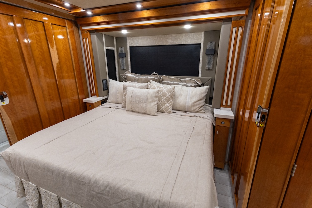 2022 Tiffin Zephyr For Sale