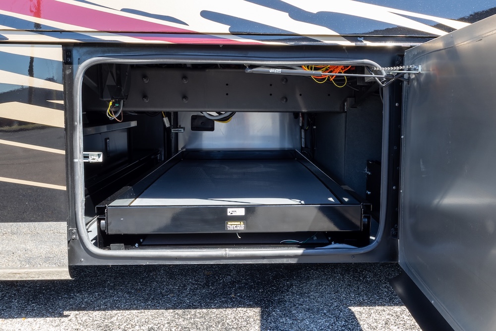 2022 Tiffin Zephyr For Sale