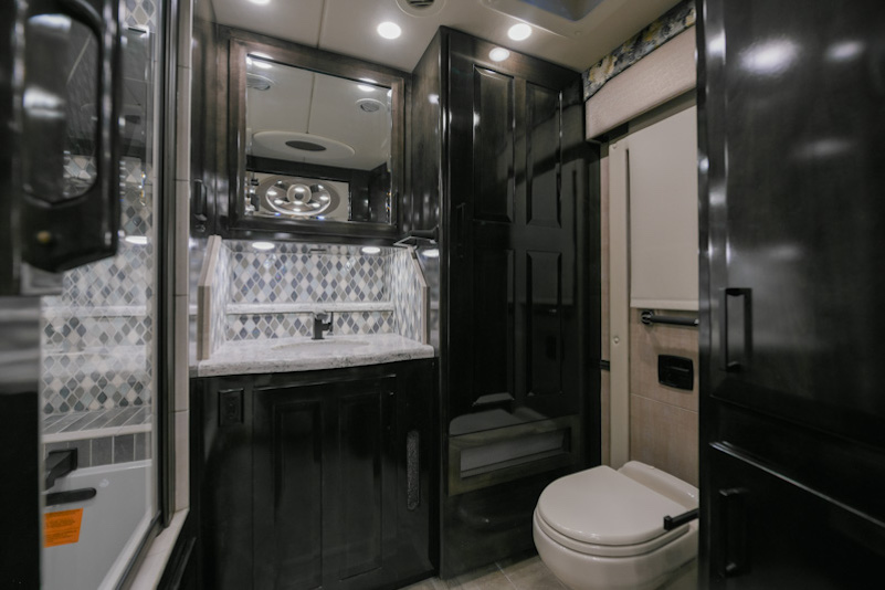 2023 Foretravel Realm For Sale