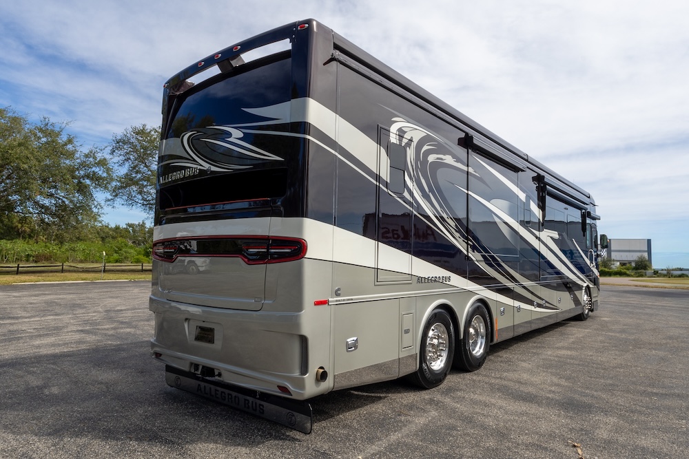 2023 Tiffin AllegroFor Sale