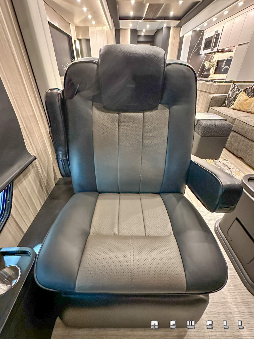2025 Prevost Newell For Sale