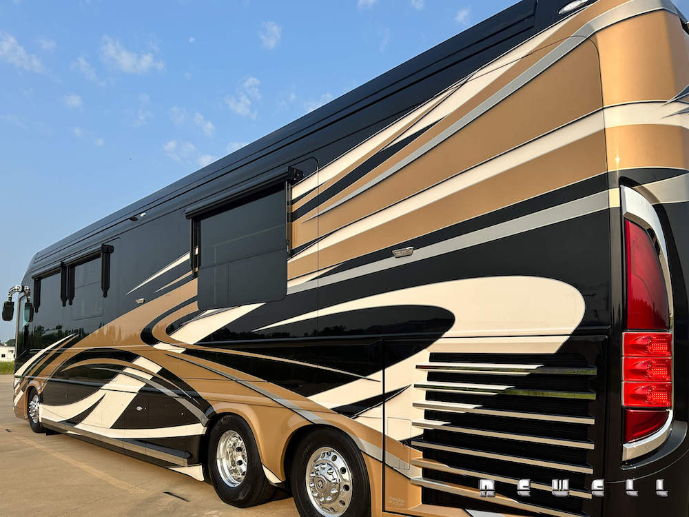 2025 Prevost Newell For Sale