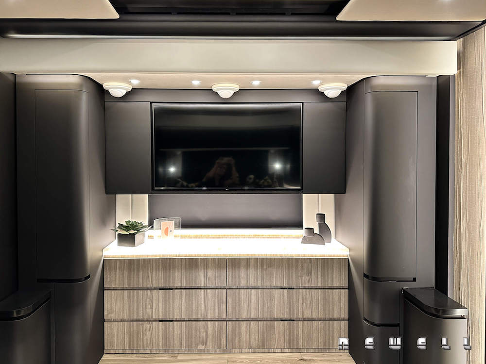 2025 Prevost Newell For Sale