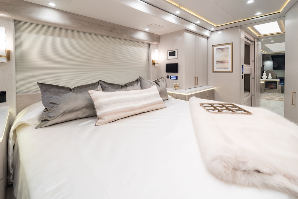 2025 Prevost  Marathon X3 For Sale