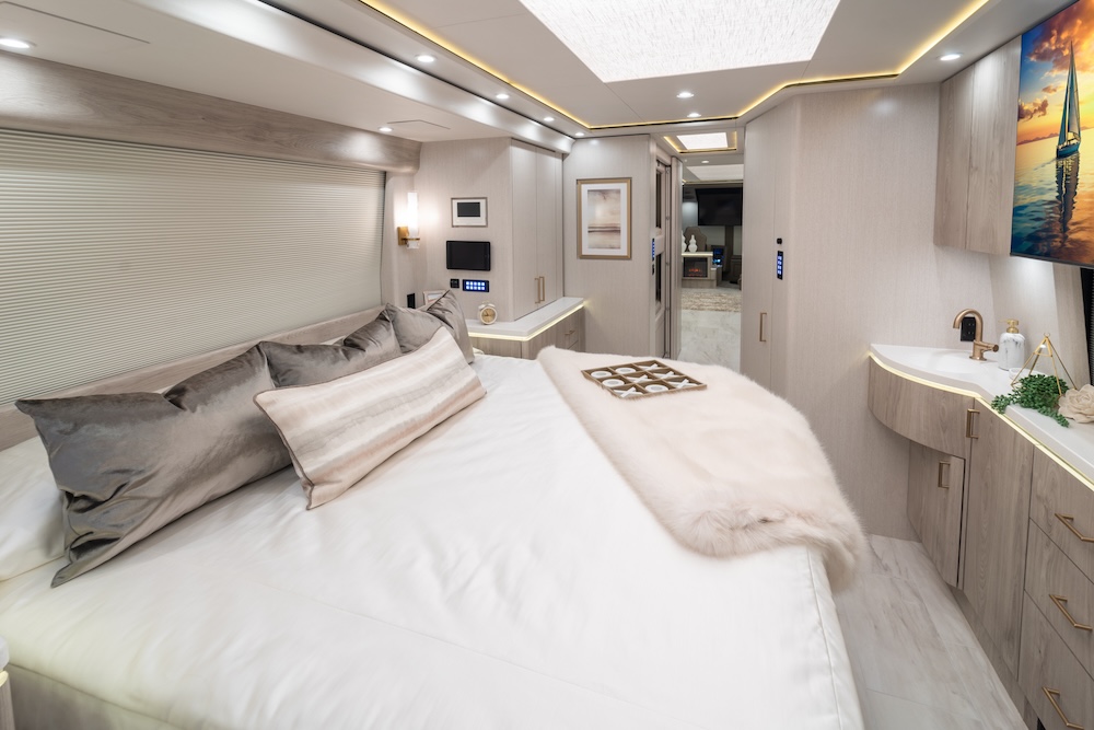 2025 Prevost  Marathon X3 For Sale
