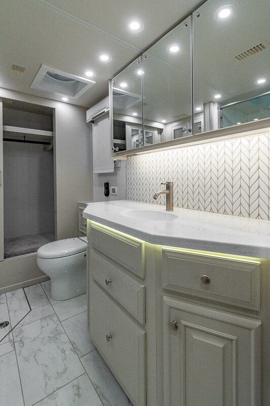 Bus-Stuff.com Class A Rv For Sale