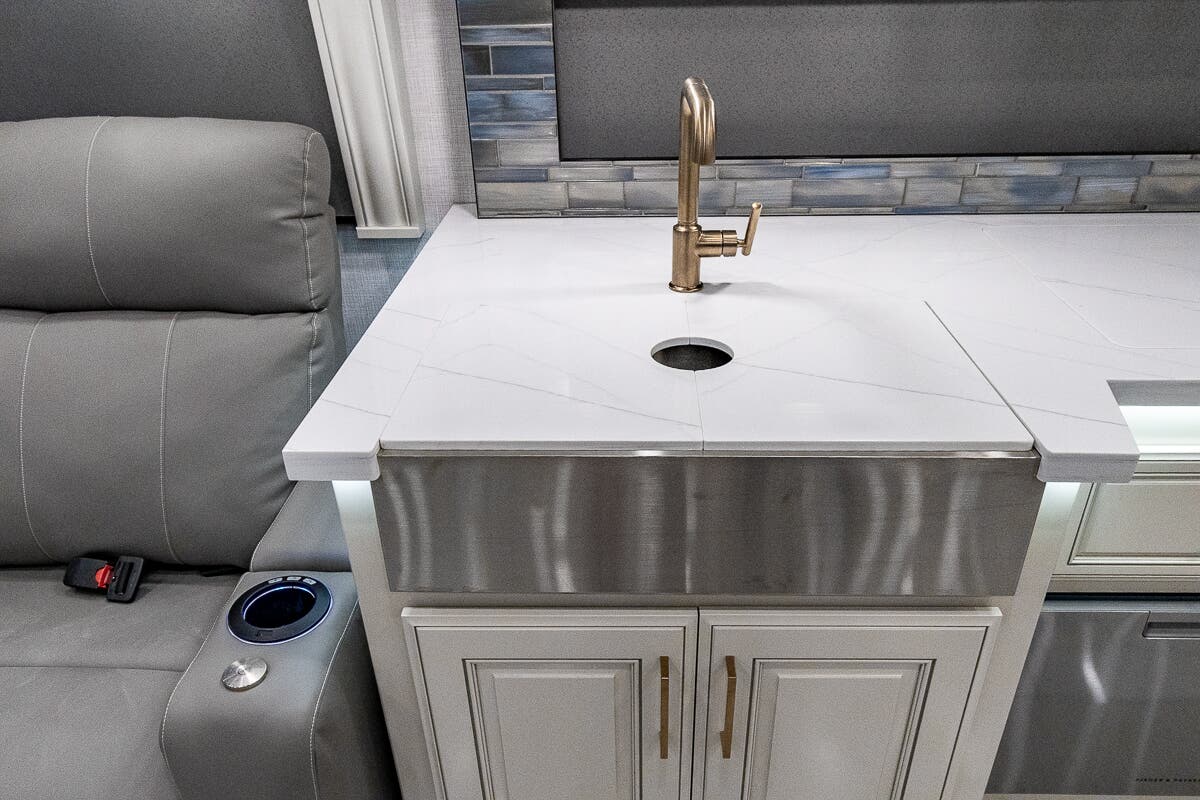Bus-Stuff.com Class A Rv For Sale