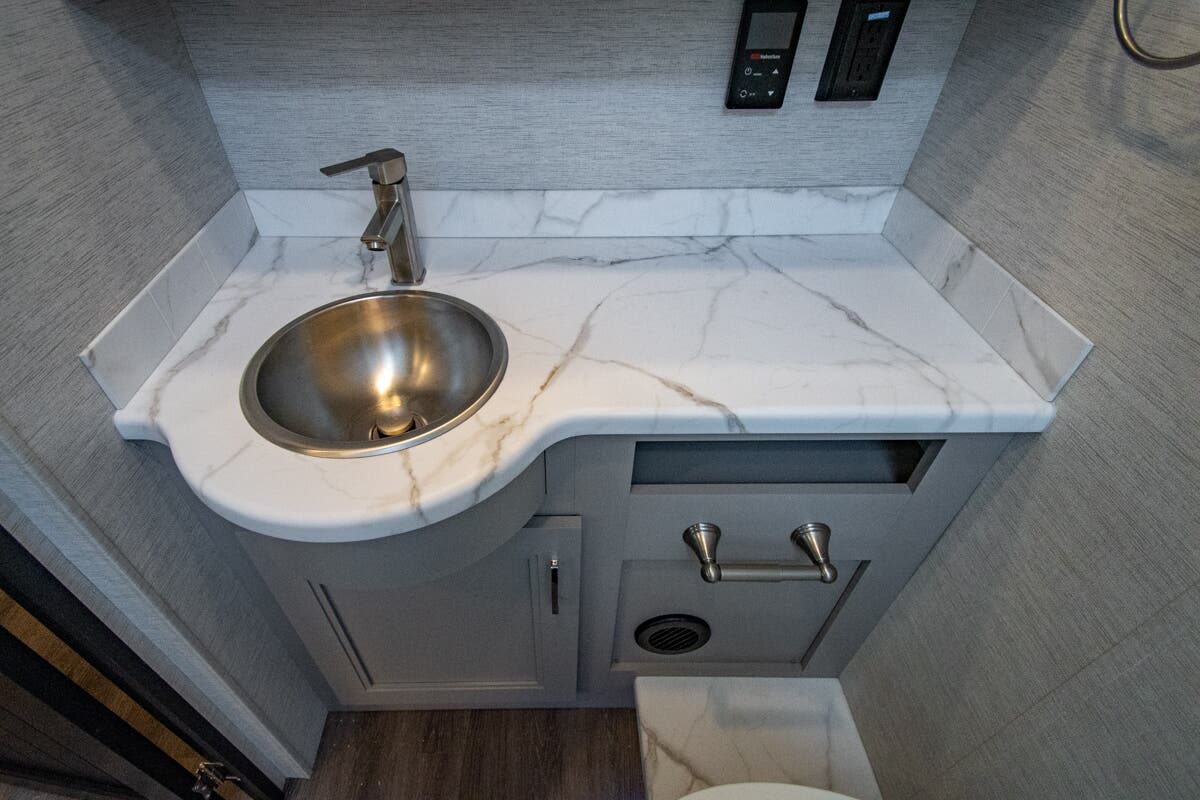 Bus-Stuff.com Class A Rv For Sale