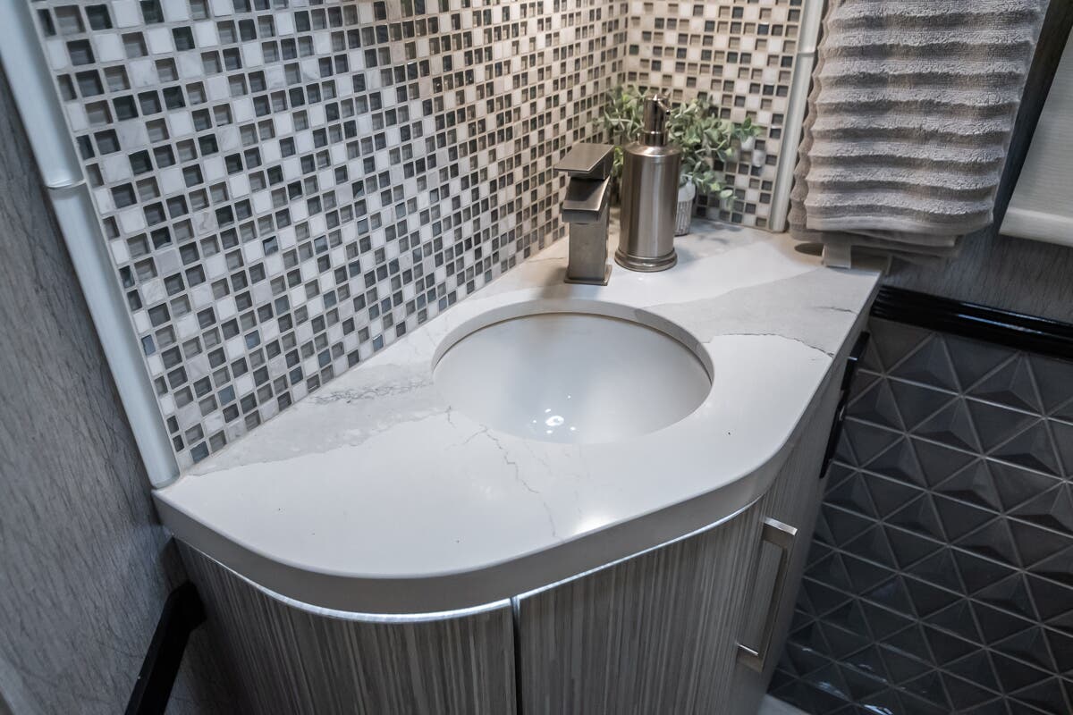 Bus-Stuff.com Class A Rv For Sale