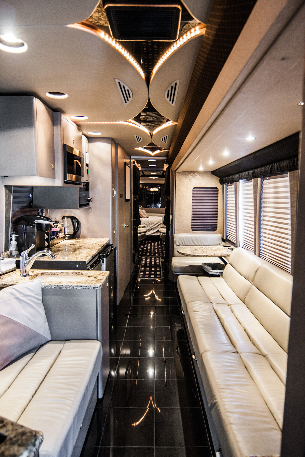 2003 MCI For Sale