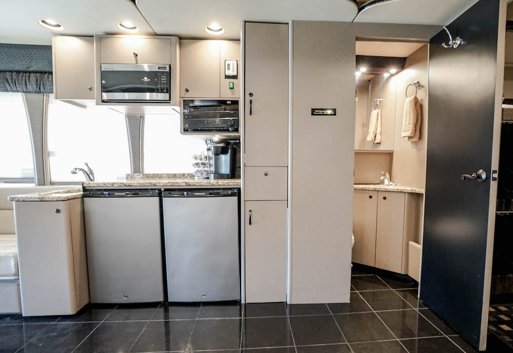 2003 MCI For Sale