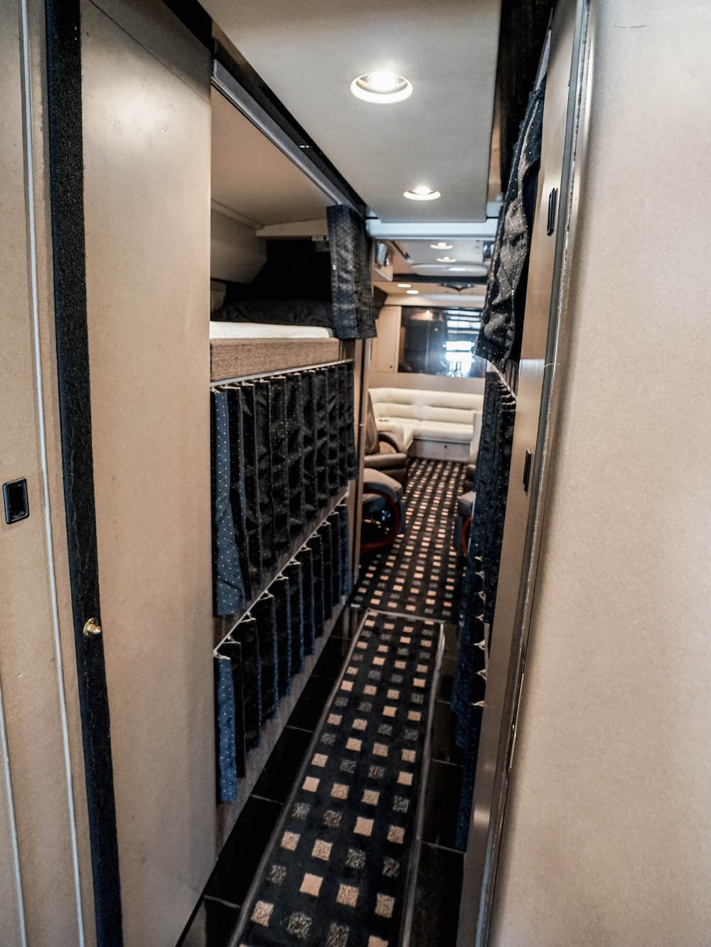 2003 MCI For Sale