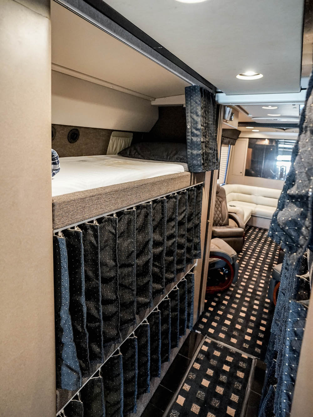 2003 MCI For Sale
