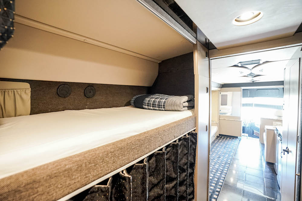 2003 MCI For Sale