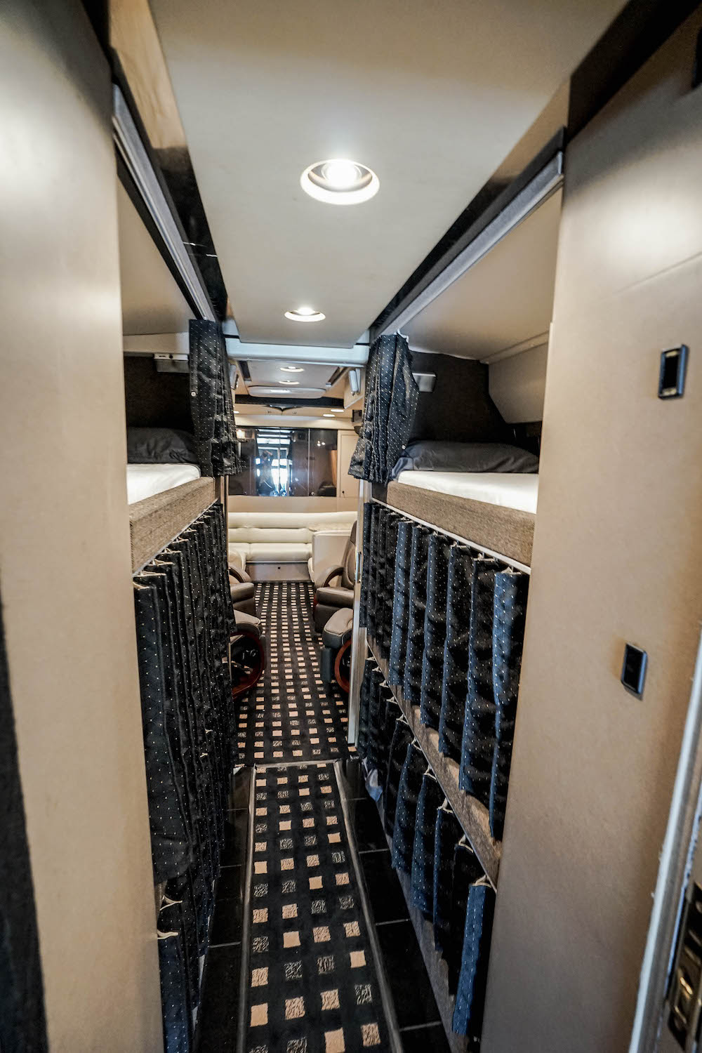 2003 MCI For Sale