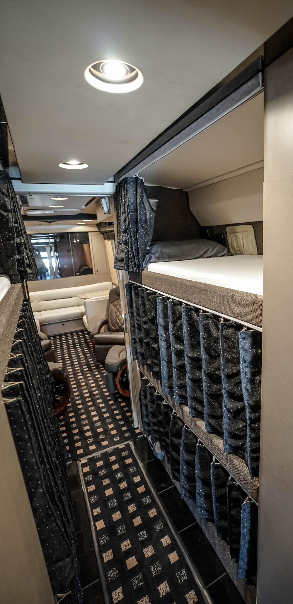 2003 MCI For Sale
