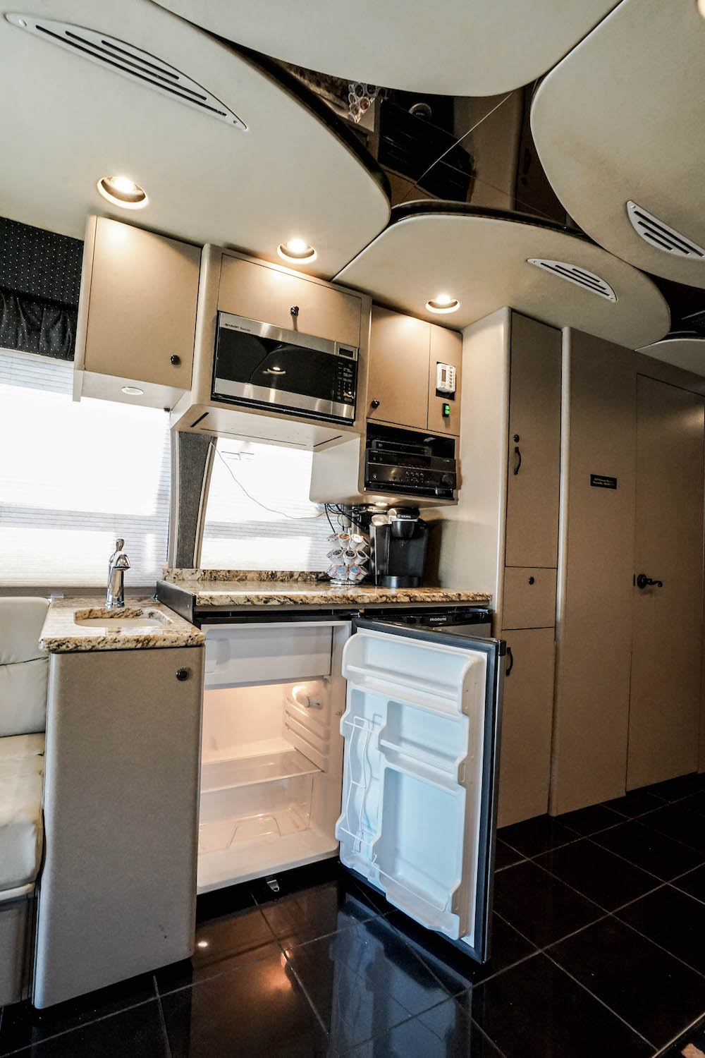 2003 MCI For Sale
