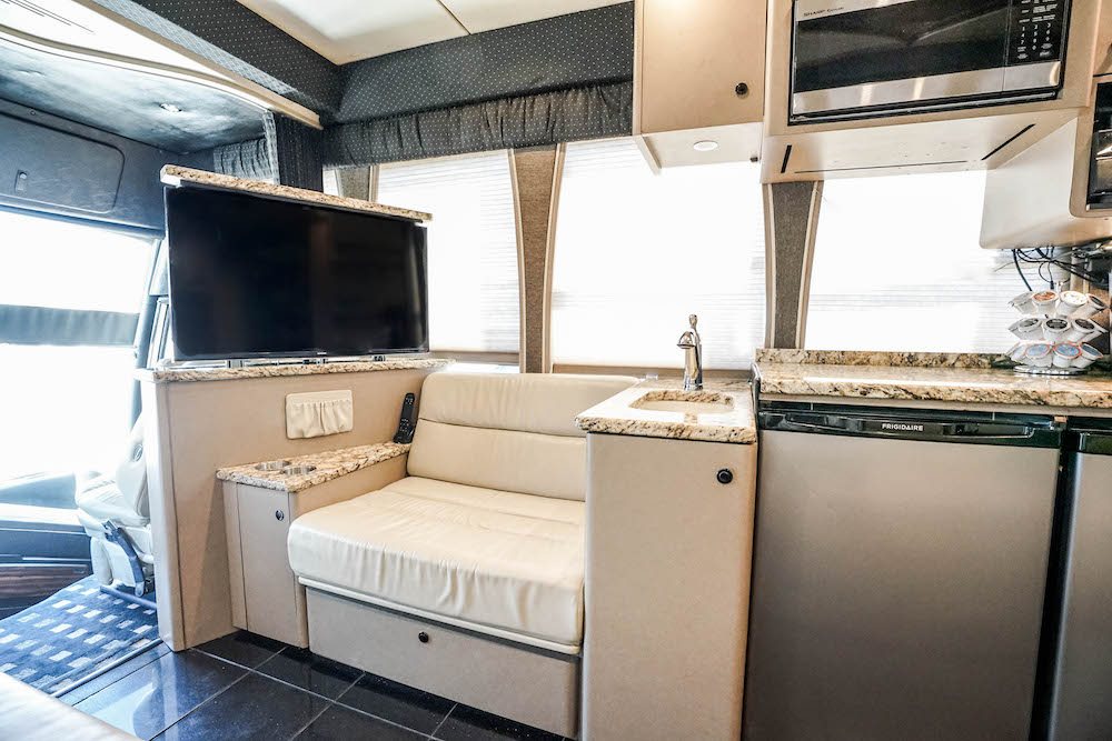 2003 MCI For Sale
