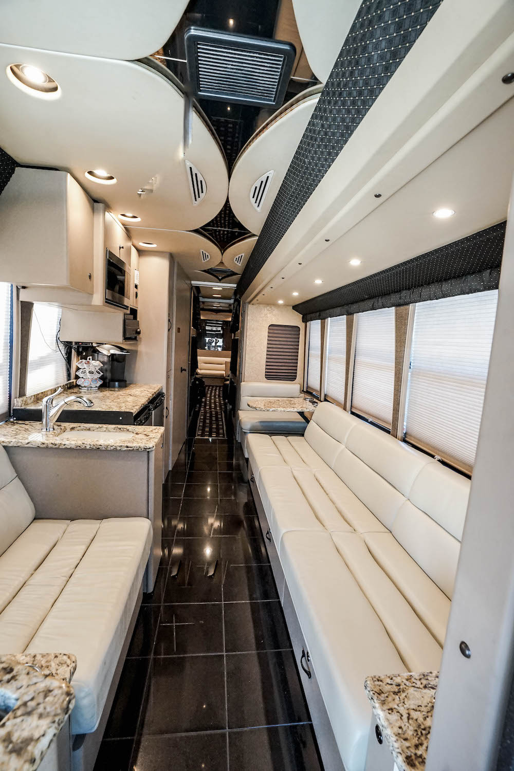 2003 MCI For Sale