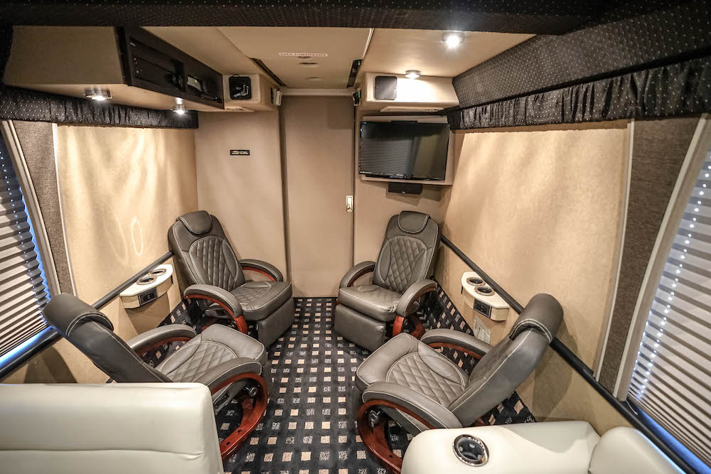 2003 MCI For Sale