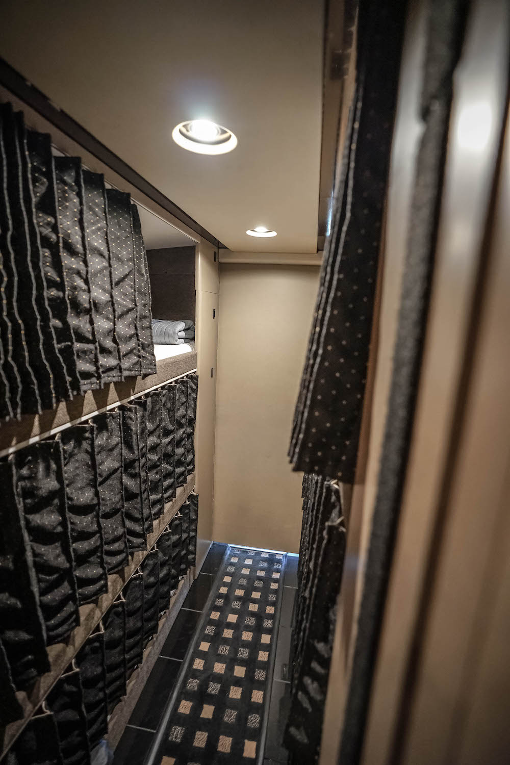 2003 MCI For Sale