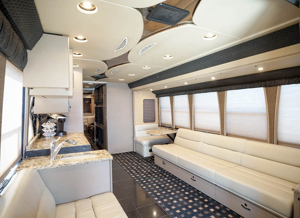 2003 MCI For Sale