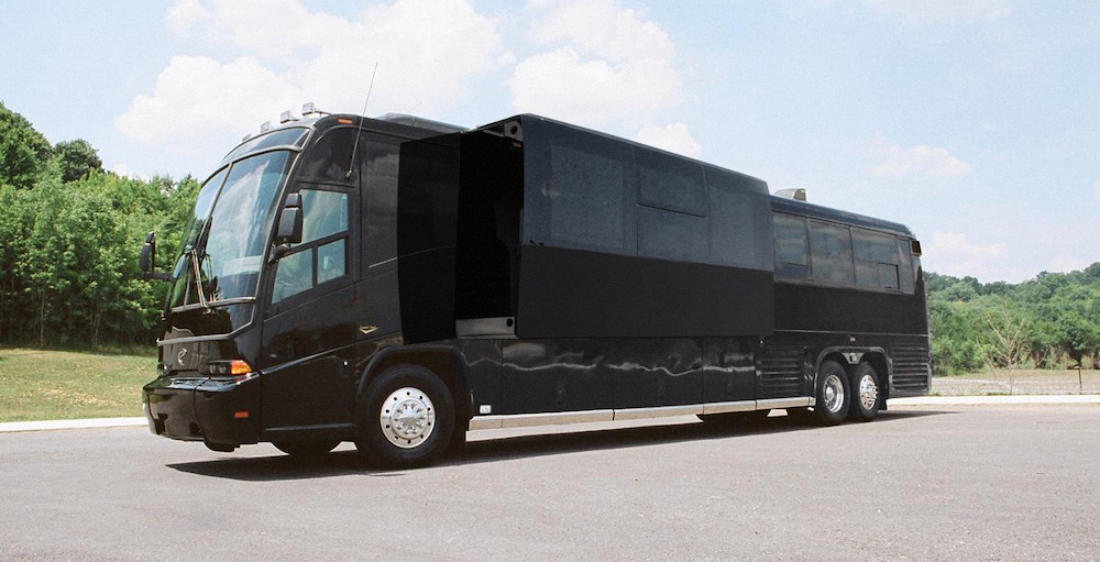 2003 MCI For Sale