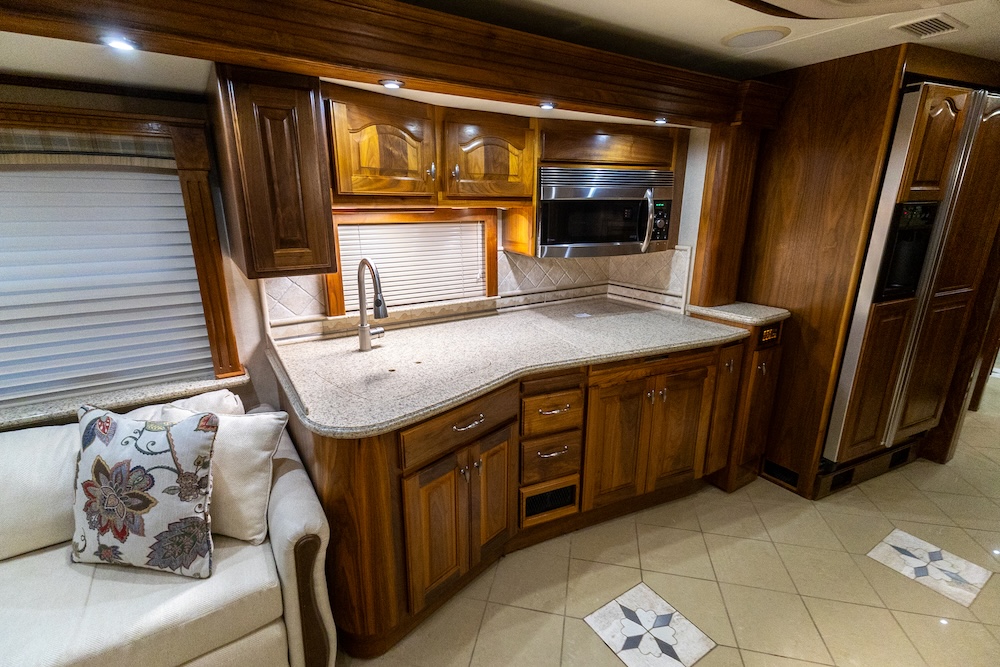 2007 Country CoachFor Sale