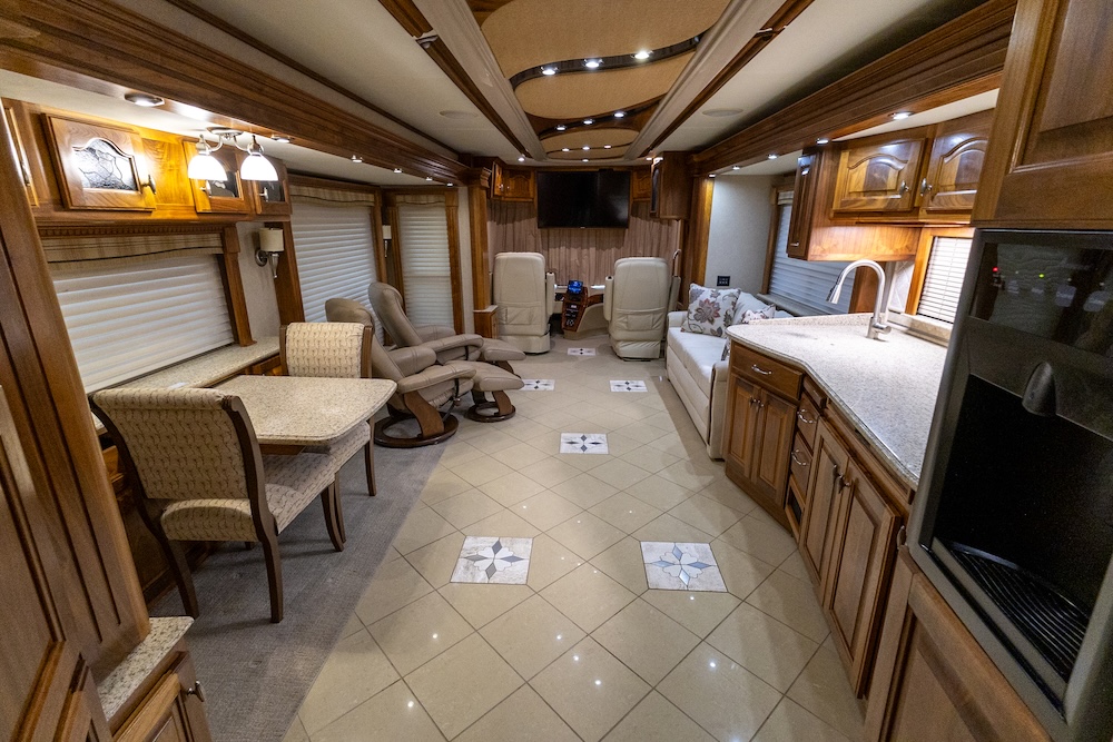 2007 Country CoachFor Sale