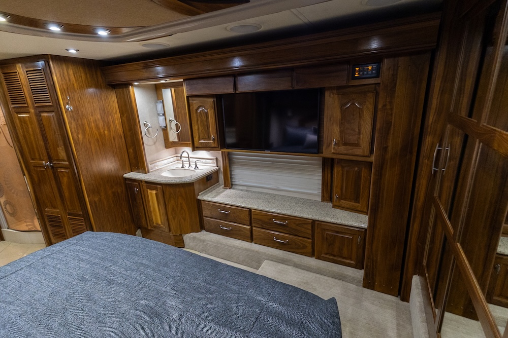 2007 Country CoachFor Sale